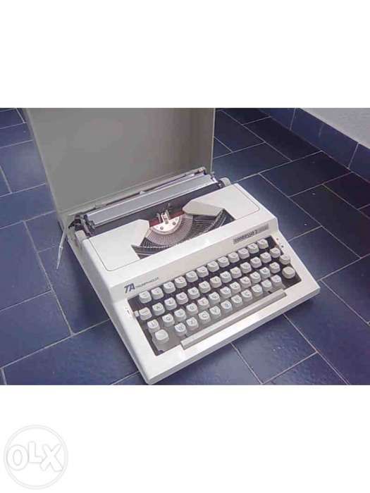 Máquina de escrever manual contessa 2 de luxe »» ta triumph-adler