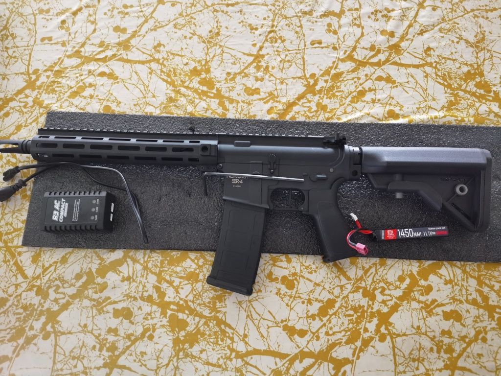 Arma airsoft M4 nova