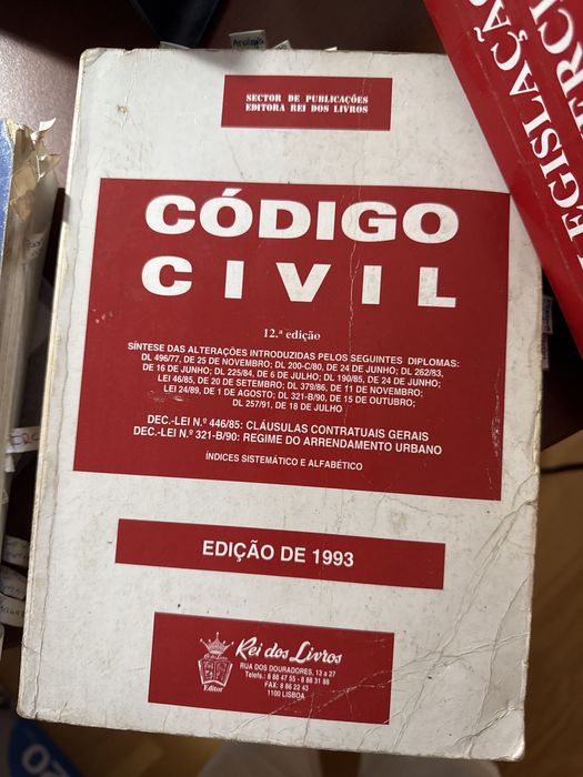3 livros cosigo irs, codigo civil e legislaçã comercial