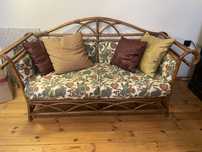 Sofa rattanowa boho z poduszkami