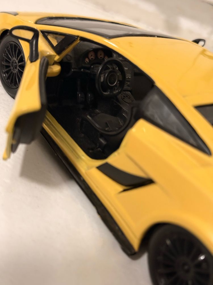 Модель Lamborghini Gallardo 1:24