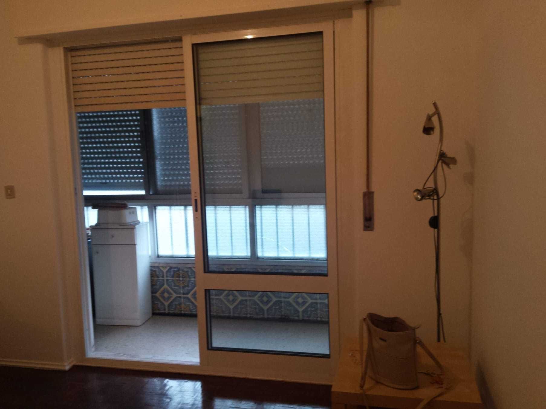 Aluga-se Apartamento T1 em Queluz, disponível a partir de de Novembro