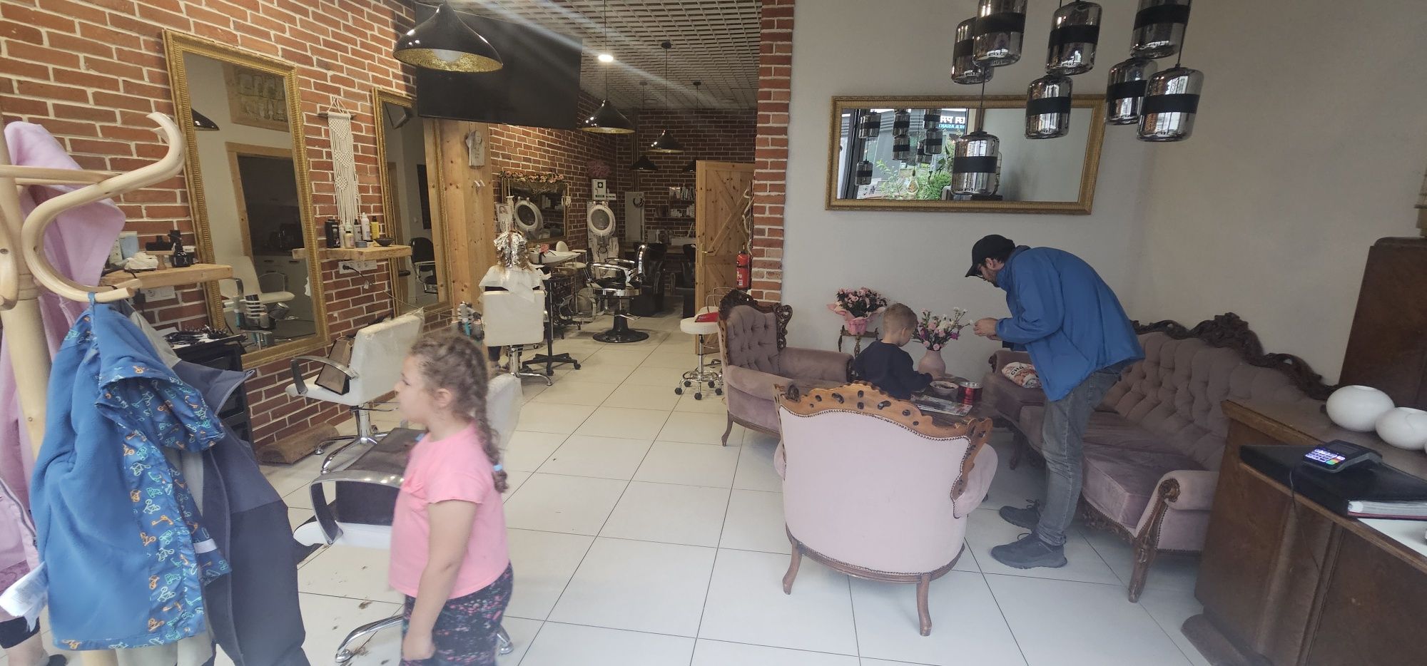 Odstąpie salon fryzjerski