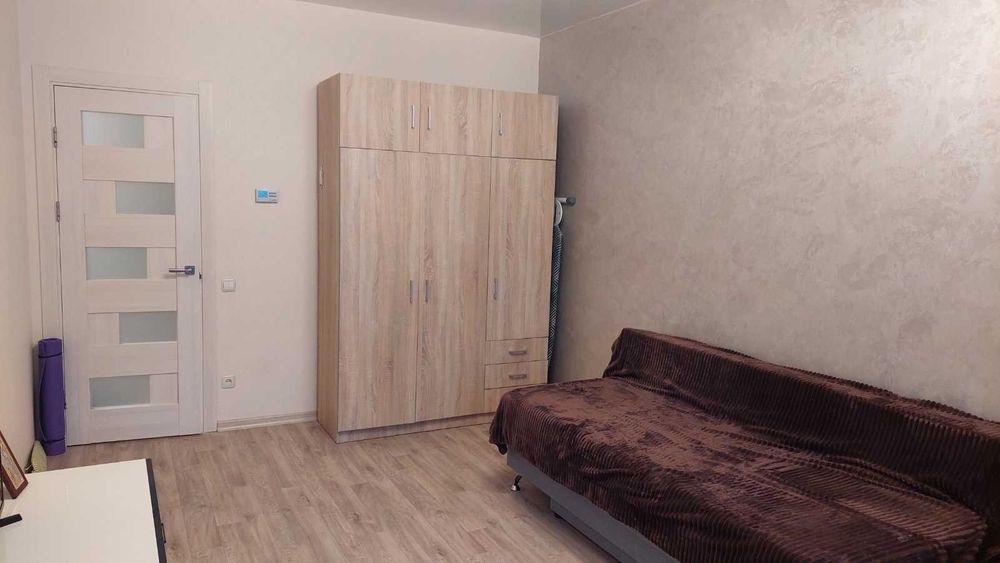 Однокімнатна квартира з ремонтом, мінімальне оформлення! Є газ!