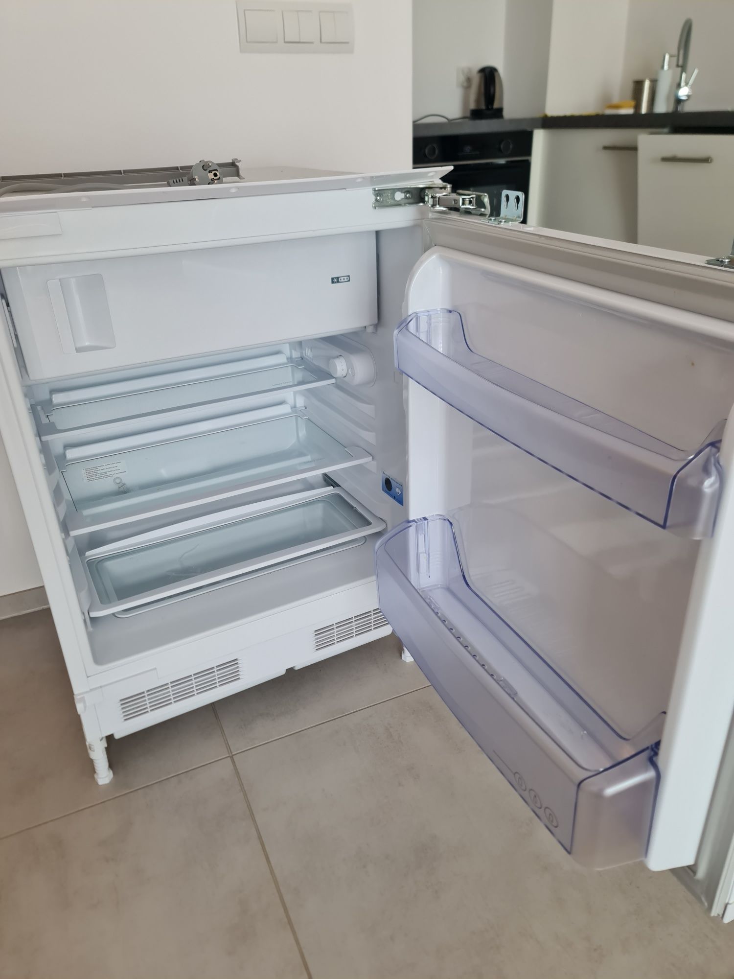 Lodówka podblatowa do zabudowy BEKO bu1153hcn