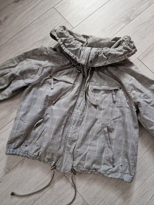 Kurtka wiatrówka w delikatną kratkę Reserved w rozm 38