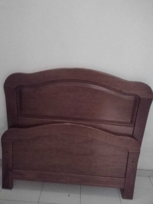 Venda de duas camas de solteiro