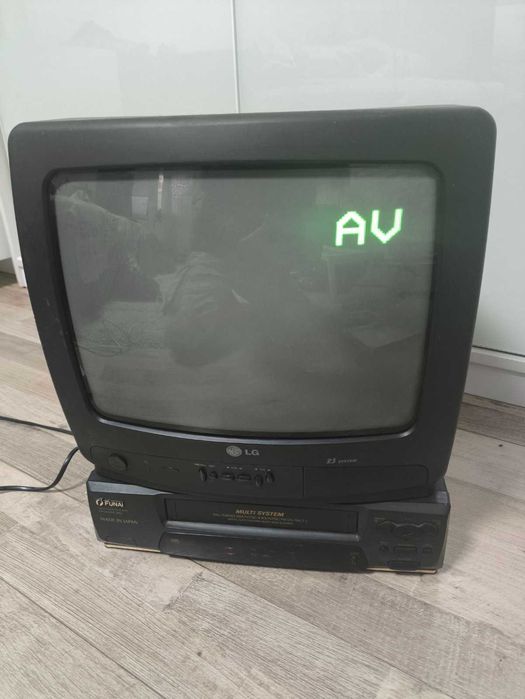 Продам відеомагнітофон Funai та телевізор LG
