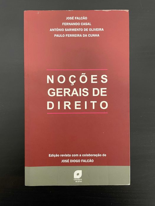 Vários livros sobre história, política, filosofia, etc