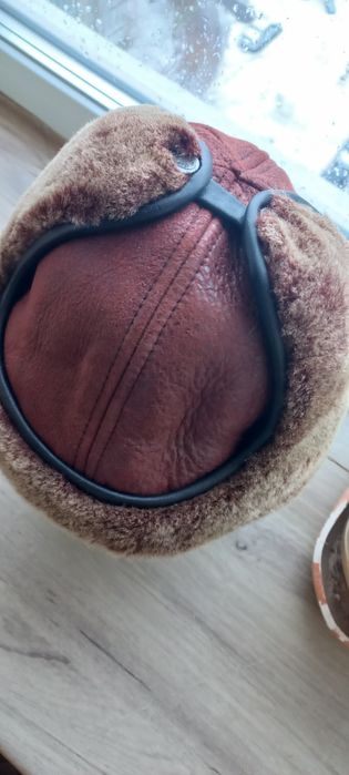 Продам ШАПКА с натуральной КОЖИ и Цегейки.