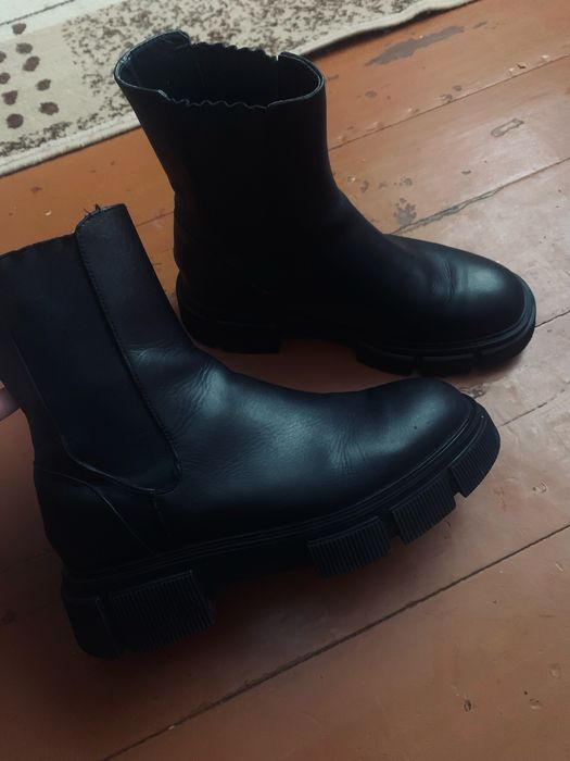 Ботинки осінні жіночі