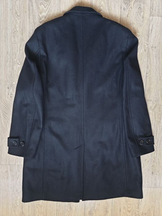 Czarny płaszcz męski, długi, duży rozmiar.