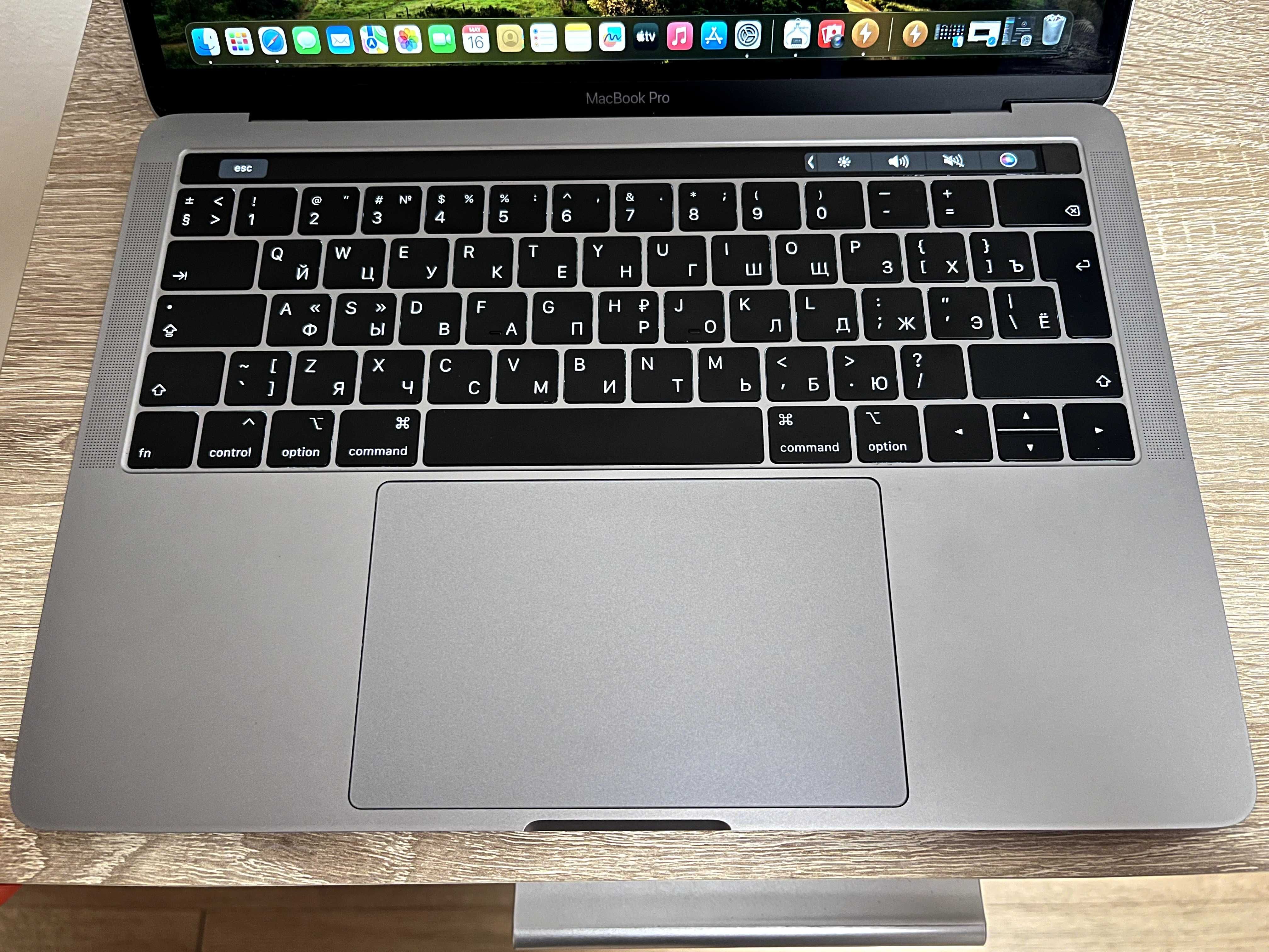 MacBook Pro 13  2019 (A2159) i5-8th  16gb RAM  256Gb SSD