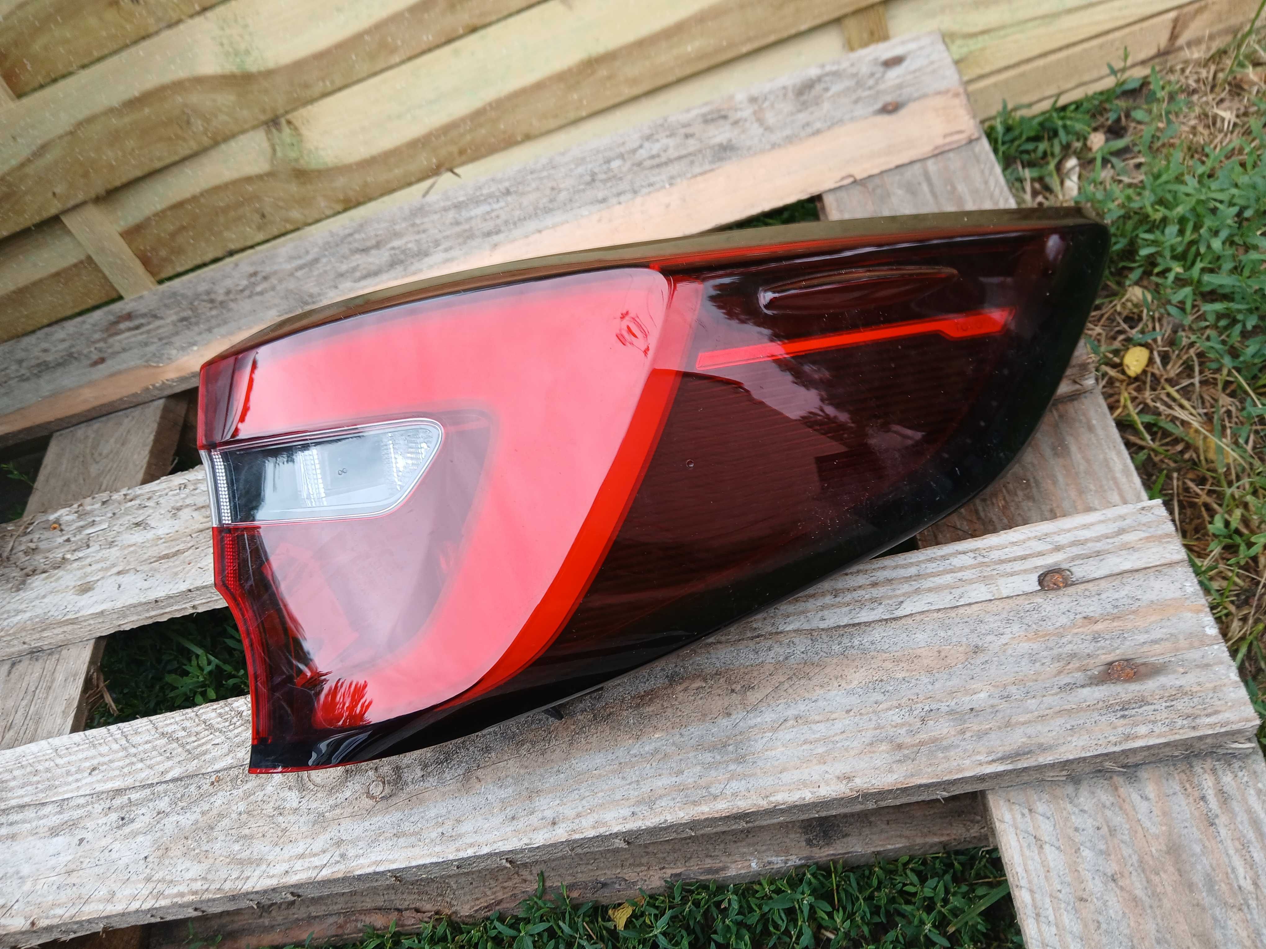 Lampa tyl tylna prawa Toyota Corolla E21 combi Lift 23- Europa