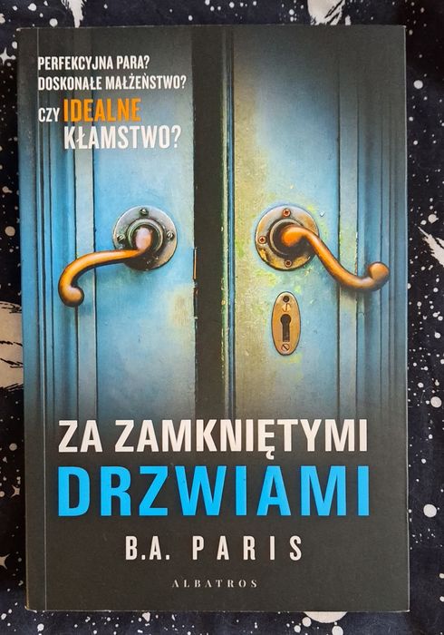 Za zamkniętymi drzwiami