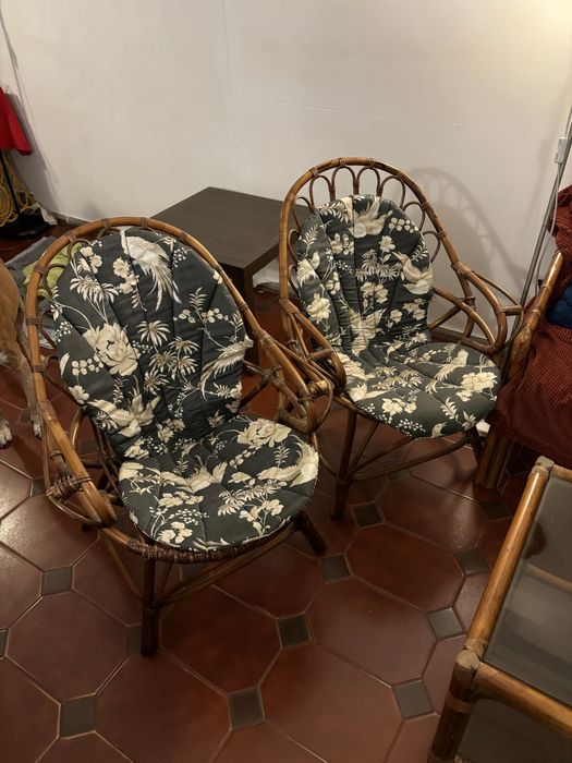 Moveis de sala sofas, cadeiras e mesa