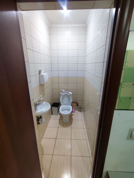 Продаж комерція центр міське озеро 1250$/м2