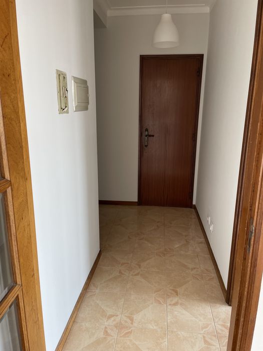 Arrenda se apartamento T2 em Areosa (Viana do Castelo)
