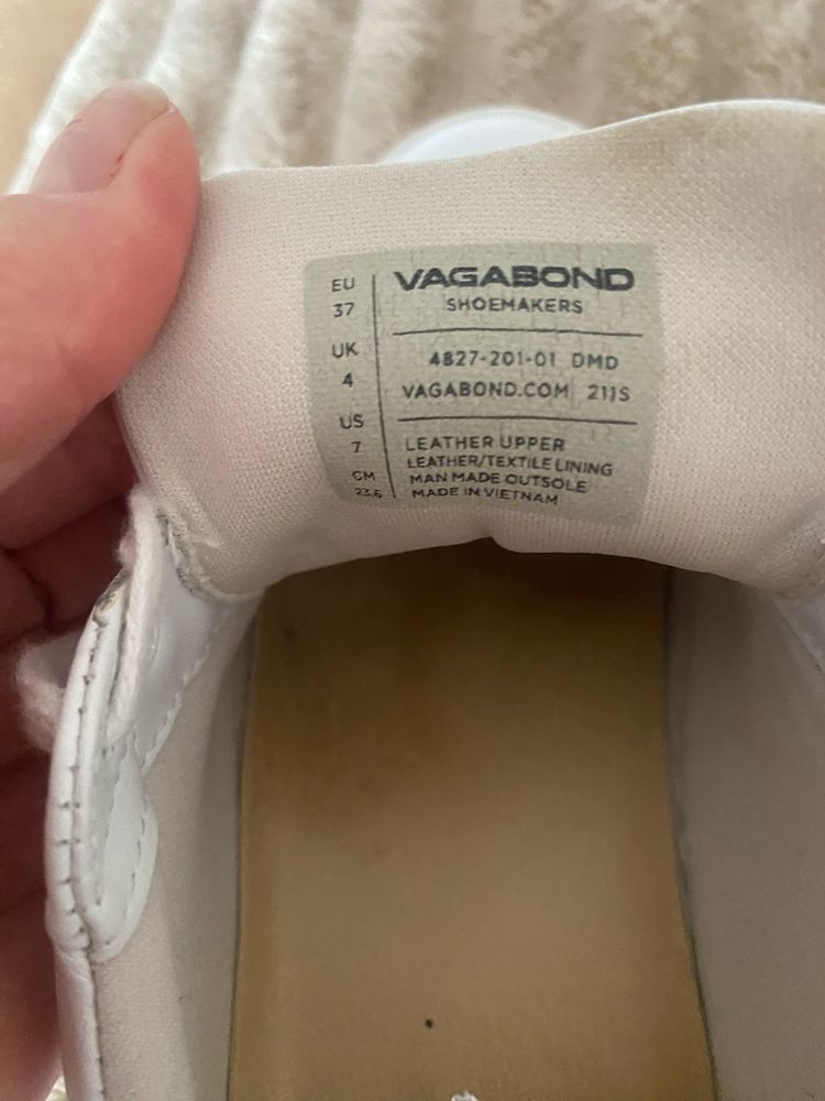Продам мокасины  VAGABOND , нат кожа, р. 37, в отличном состоянии!