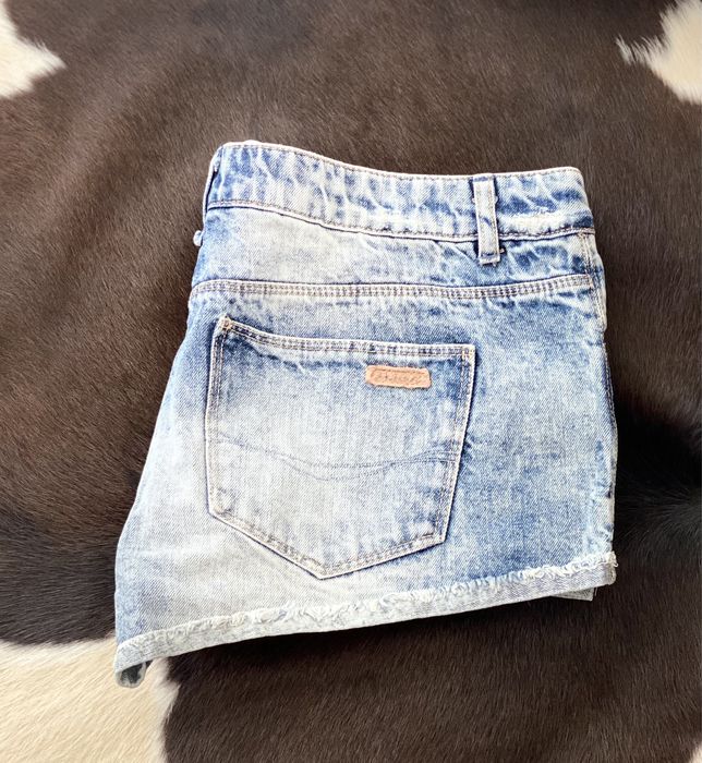 Джинсові шорти.