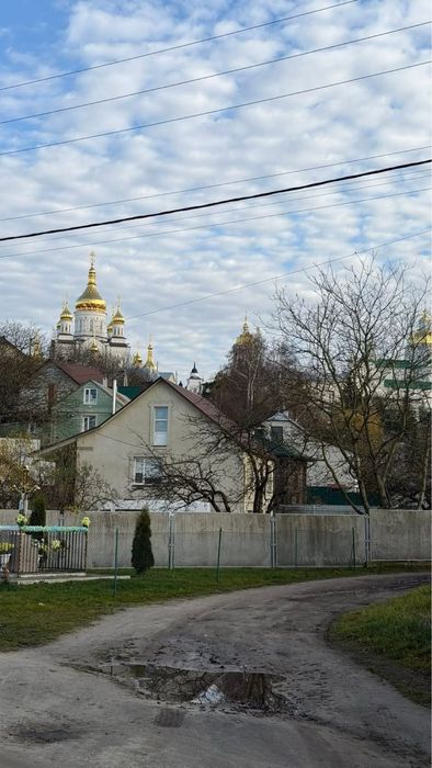 Будинок в Почаєві біля Лаври