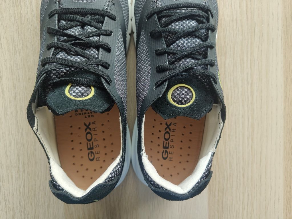 Sneakersy J Areanter B. Rozmiar 42 nowe.