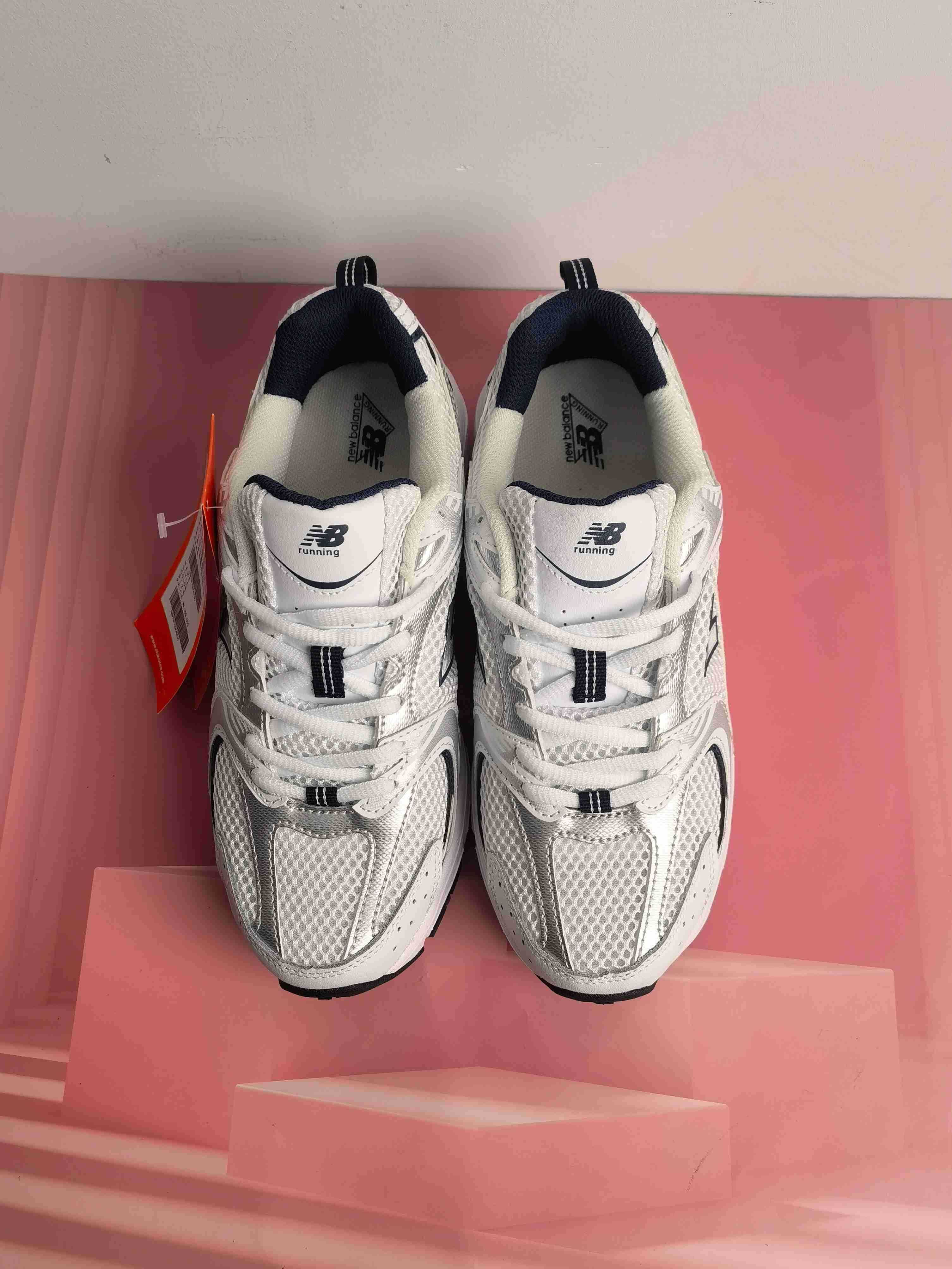 Nowe buty, białe New Balance 530, rozmiar 37