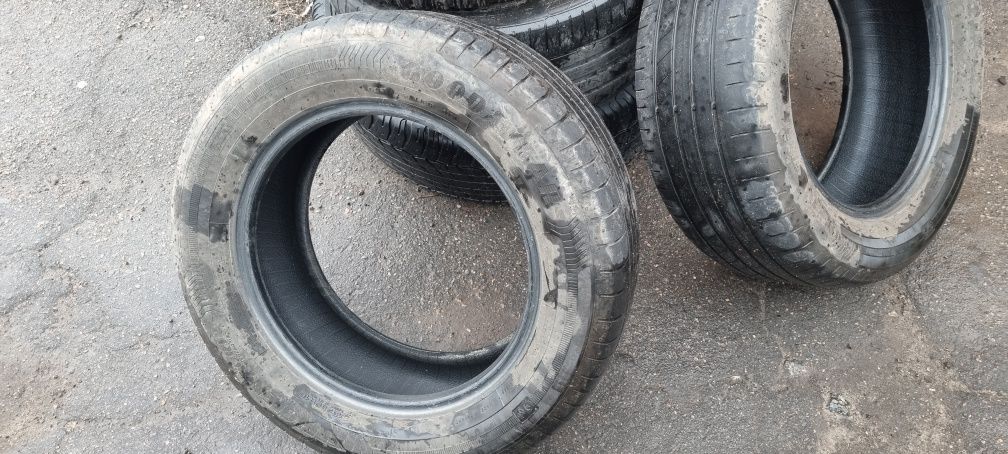 2 шини б/у літня 215 r16 Goodyear