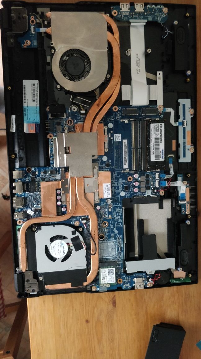 Laptop Dream Machines RG3050-17PL26 – uszkodzony most