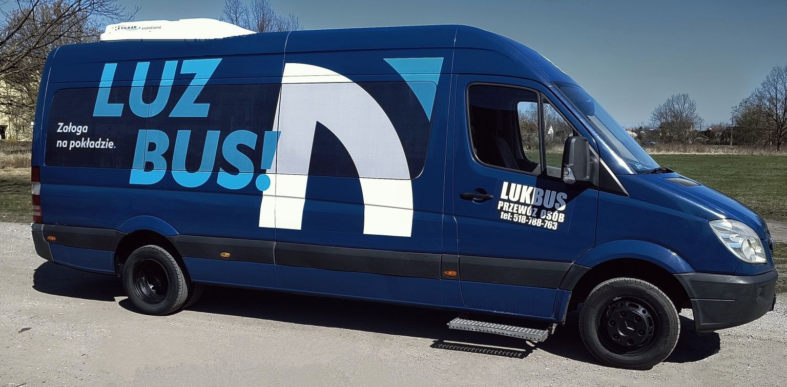 Przewóz osób wynajem autokaru busa autobusu busów