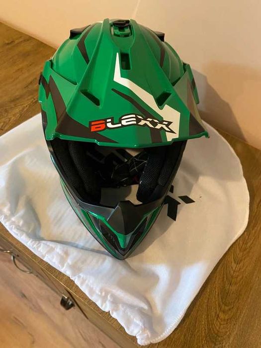 Kask dziecięcy crossowy z atestem firmy Blexx, rozmiar M, nowy