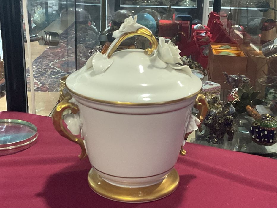 Vista alegre pote tampa branco e gold flores pintura de ouro 18x19 cm