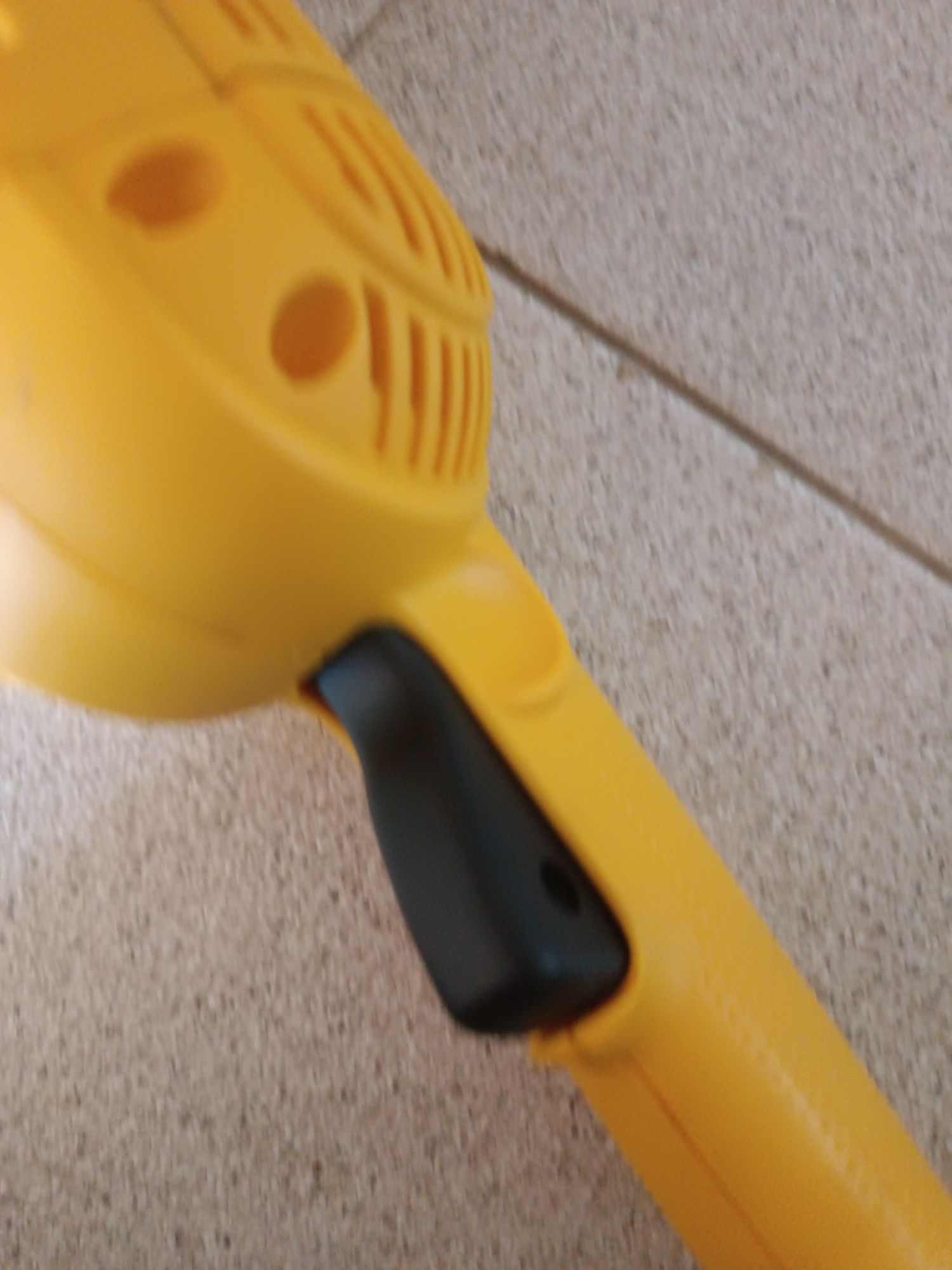 Rebarbadora Dewalt