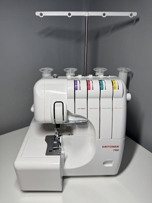 Overlock 4-nitkowy Gritzner 788 + akcesoria