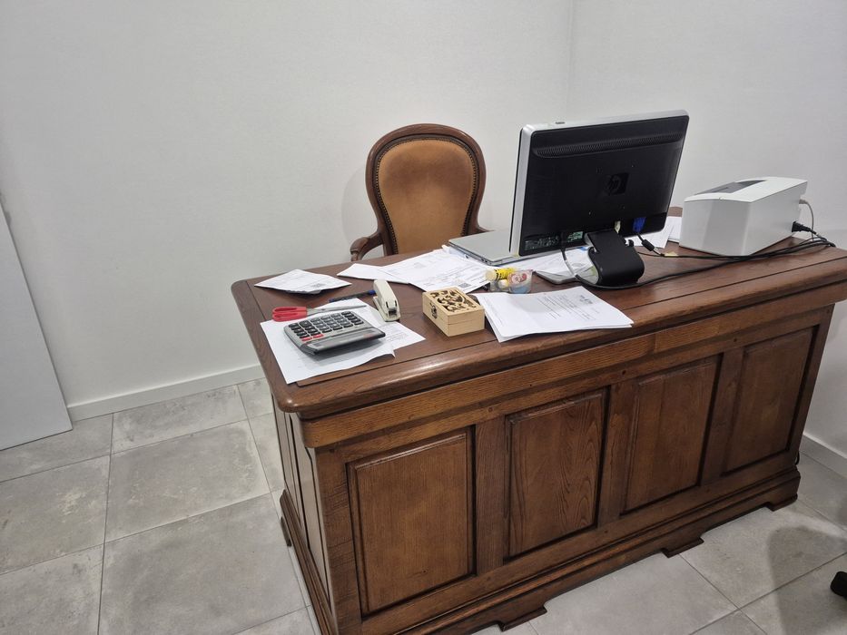 Secretaria e cadeira