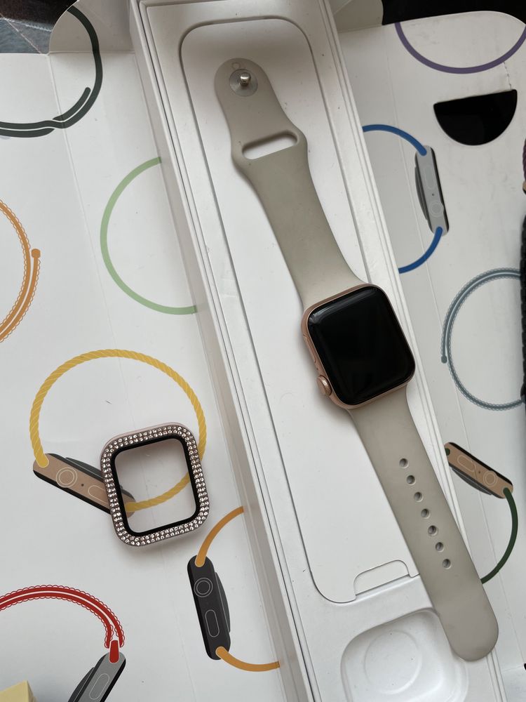 Продаж смарт-годинник Apple Watch 40 ММ SE