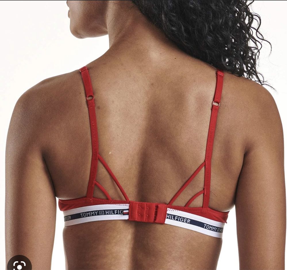 Pudrowy biustonosz Tommy Hilfiger r34C