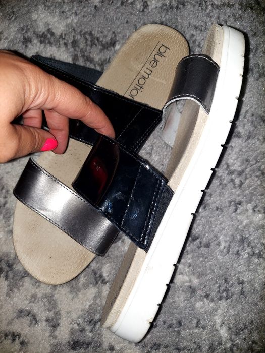 Skórzane klapki damskie 39