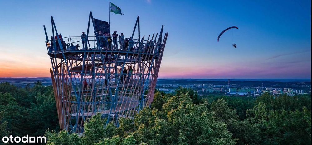 Piękne dwupoziomowe mieszkanie z tarasem i ogrodem