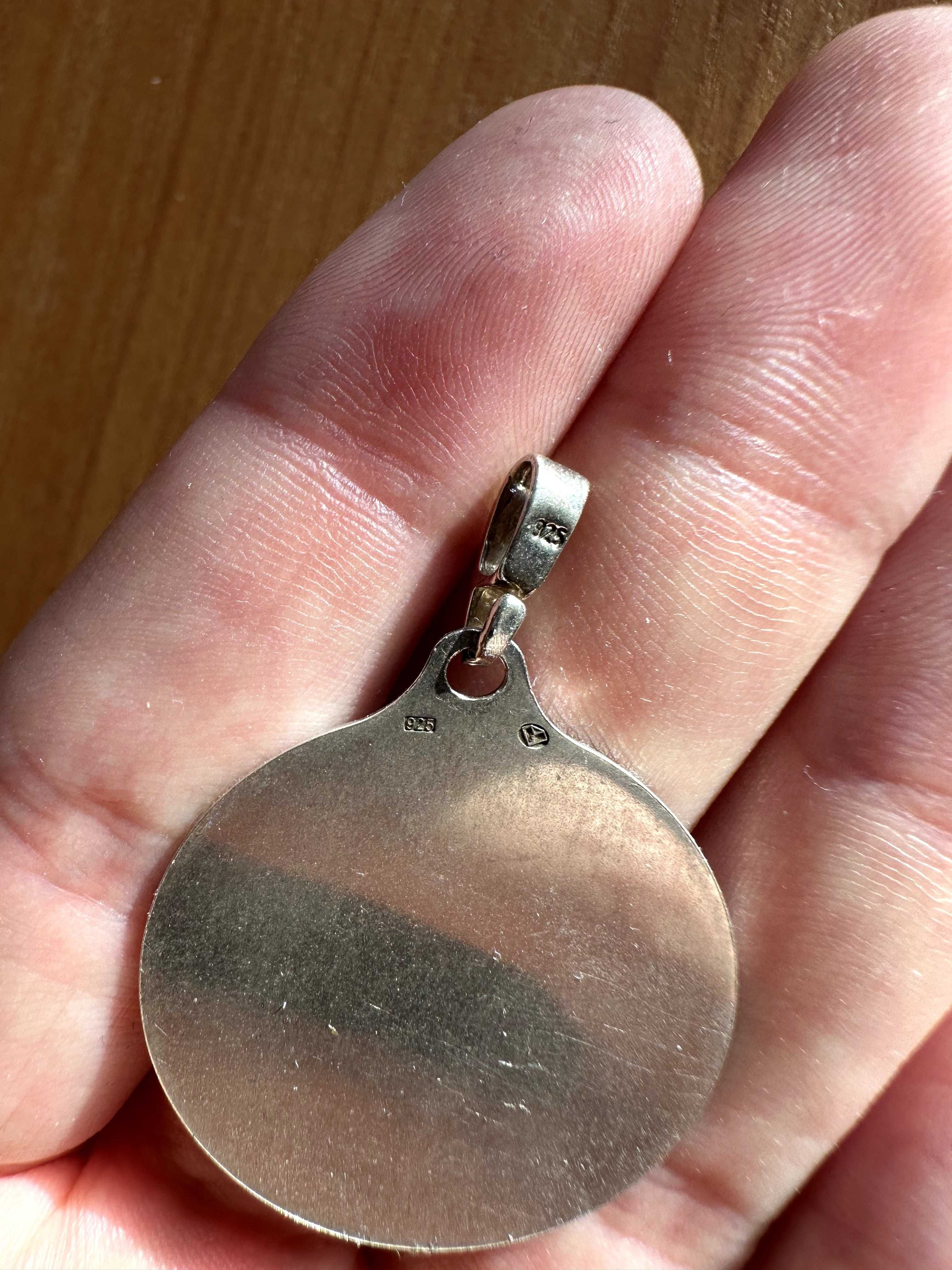 Srebny naszyjnik, tarcza algizowa AEGISHJALMUR, amulet