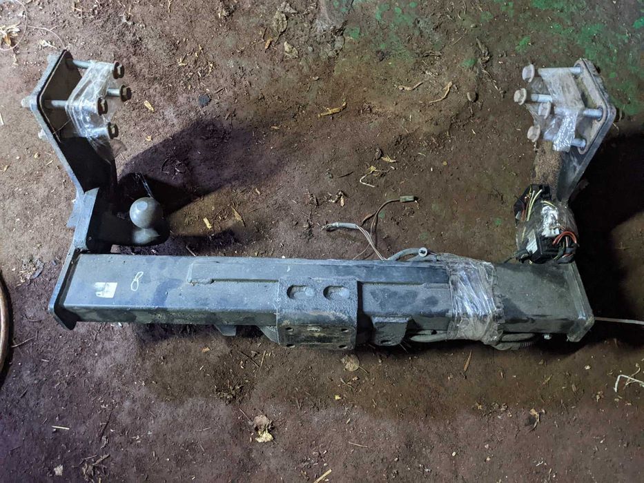 Фаркопи оригінальні на Мерседес Спринтер 903, 906, з підніжкою