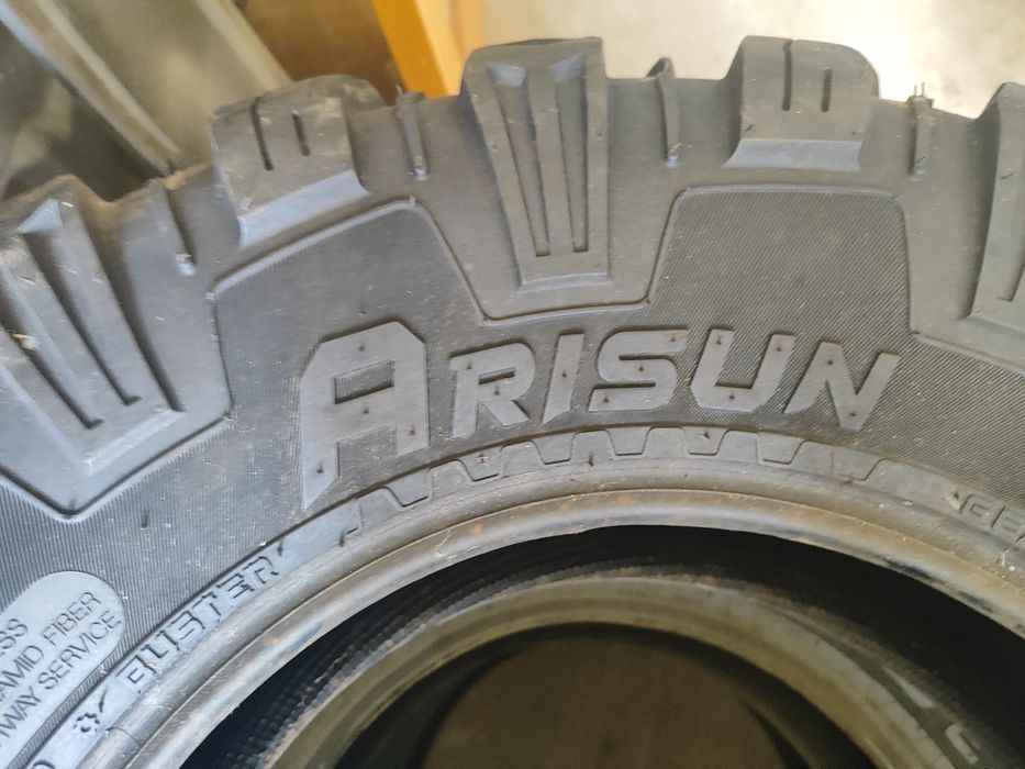 Pneus 30x 10 r 15 ou 255x 75 r 15