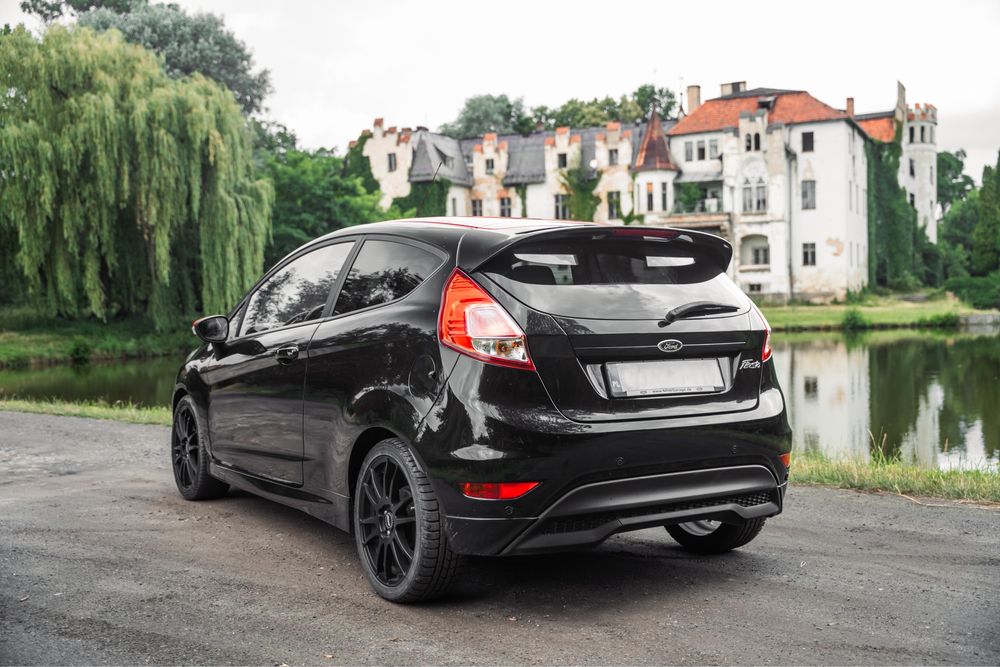 Ford Fiesta black edition