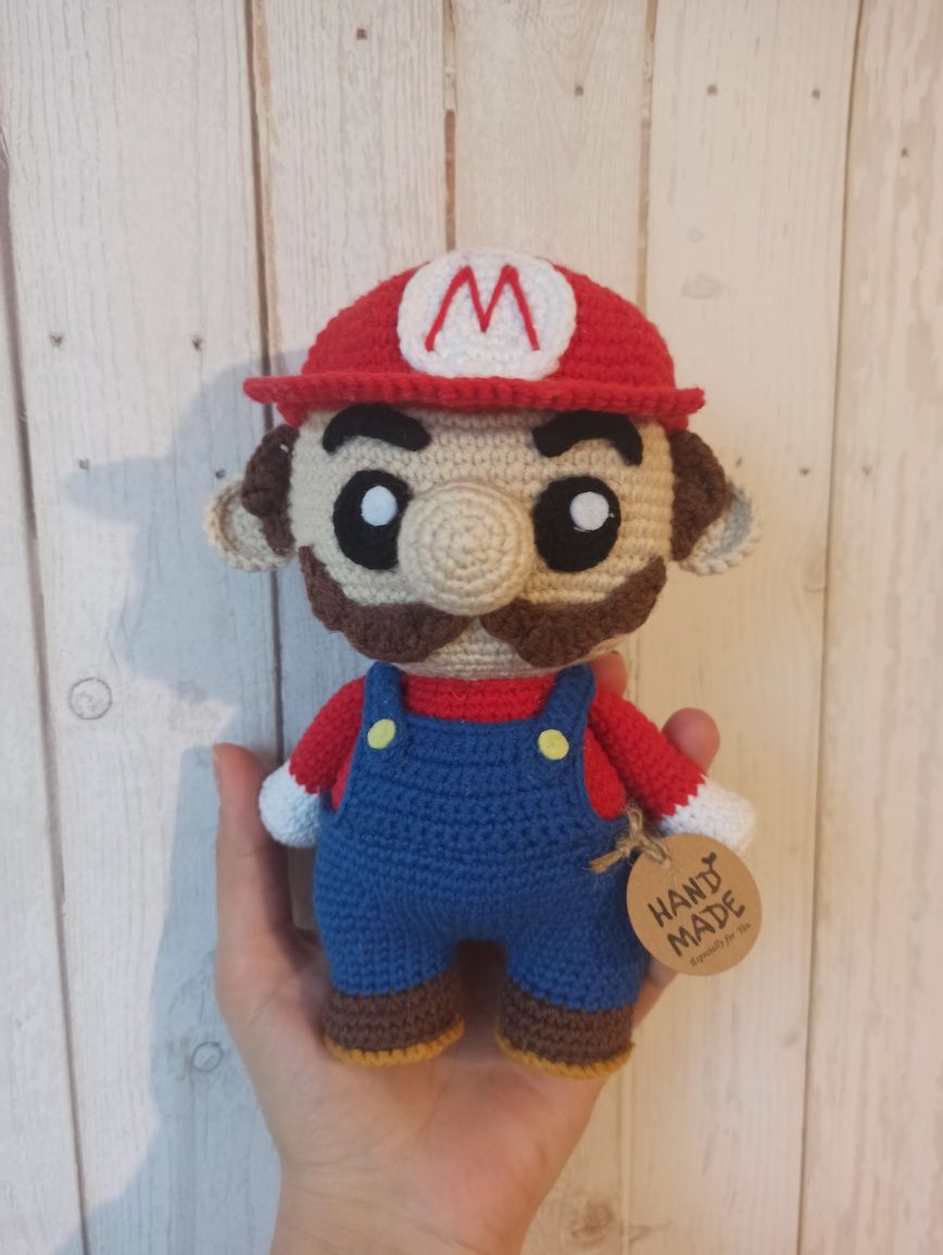 Super Mario amigurumi maskotka na szydelku