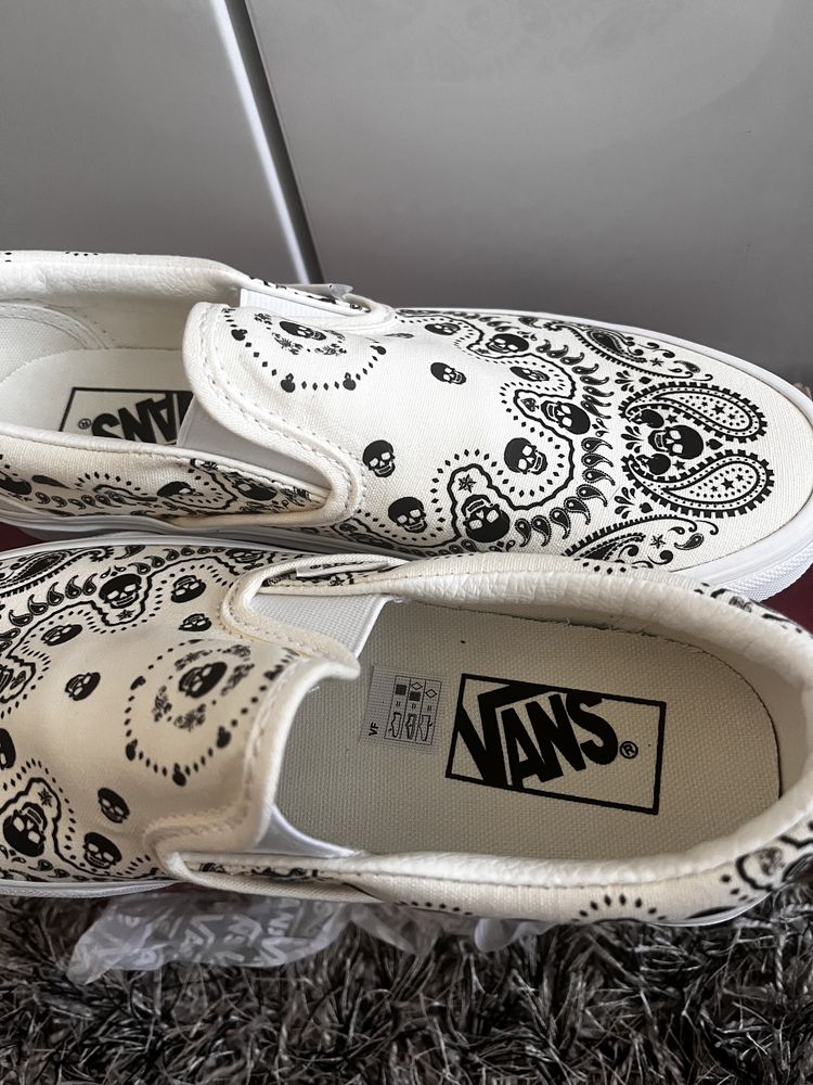 Buty Vans Vansy tenisówki wsuwane classic slip-on bandana czaszki