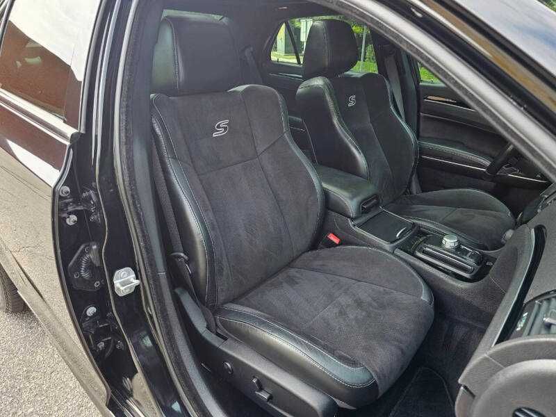 2017 Chrysler 300