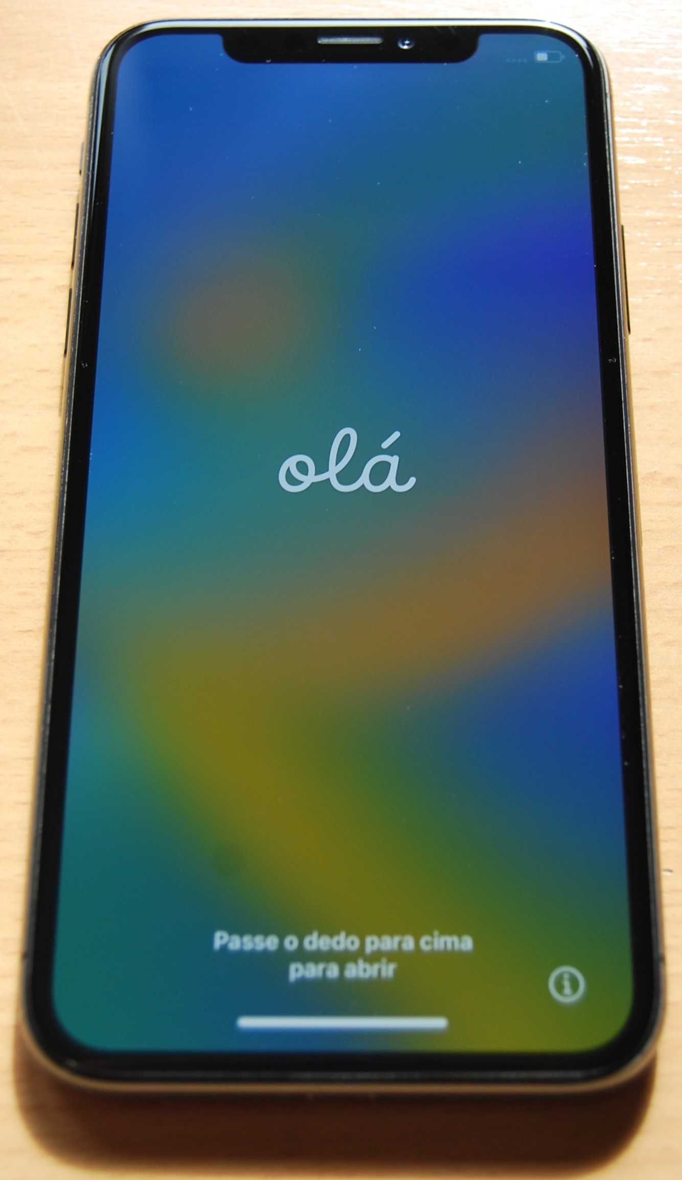 Telemóvel iPhone X + 9 Capas + 4 Películas