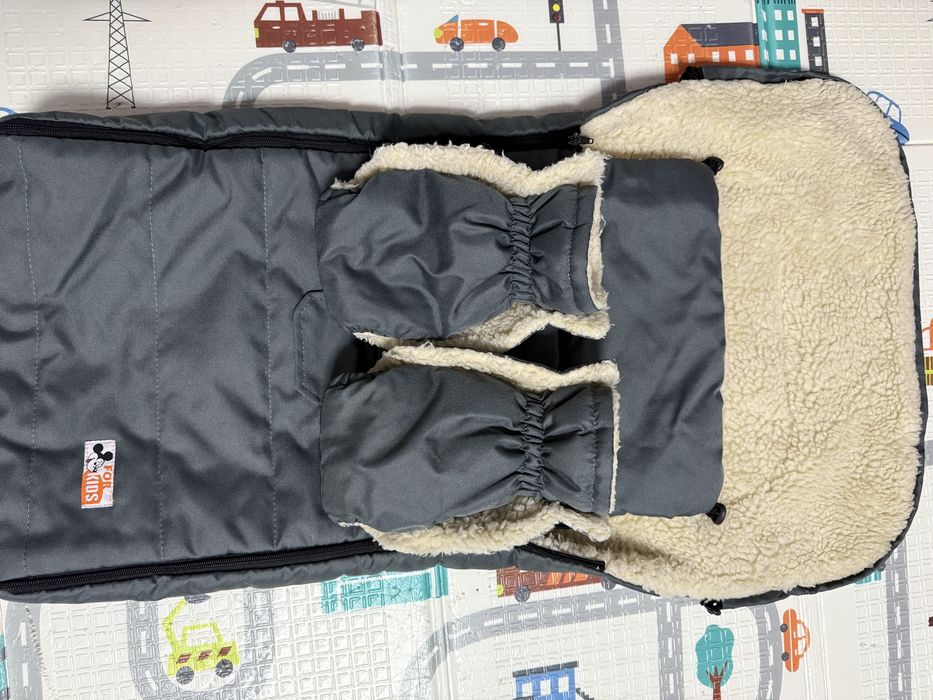 Зимовий набір конверт та рукавички на овчині сірого кольору