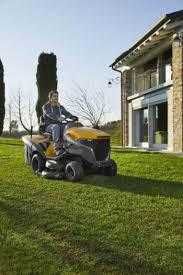 Koszenie trawy z operatorem STIGA TH4NS3 120 Hydro
