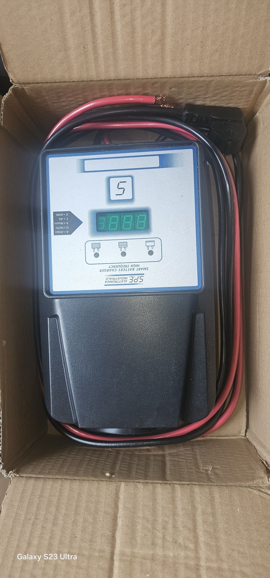 Зарядний пристрій SPE(Італія) модель CBHF2-XP, 24V, 40A